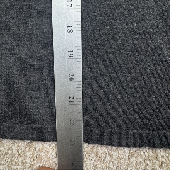 NEW Vince Camuto Gray Top Women’s Size L - Picture 9 of 15